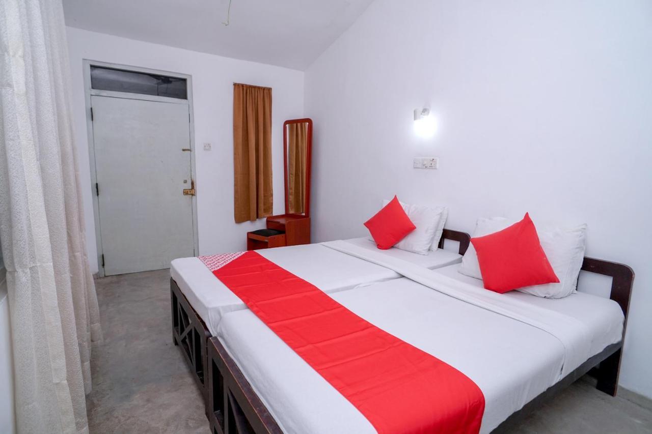 Oyo 384 Dilena Beach Resort Unawatuna Bagian luar foto