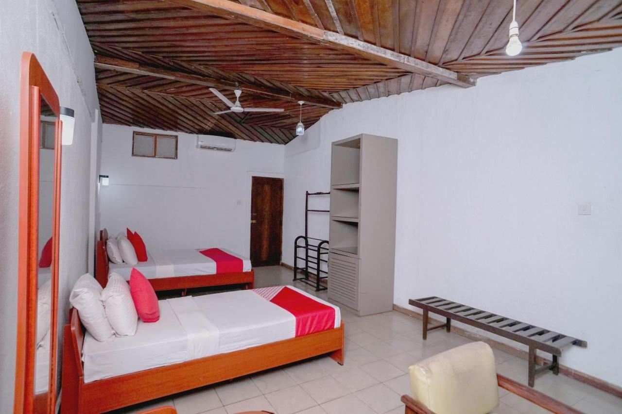 Oyo 384 Dilena Beach Resort Unawatuna Ruang foto