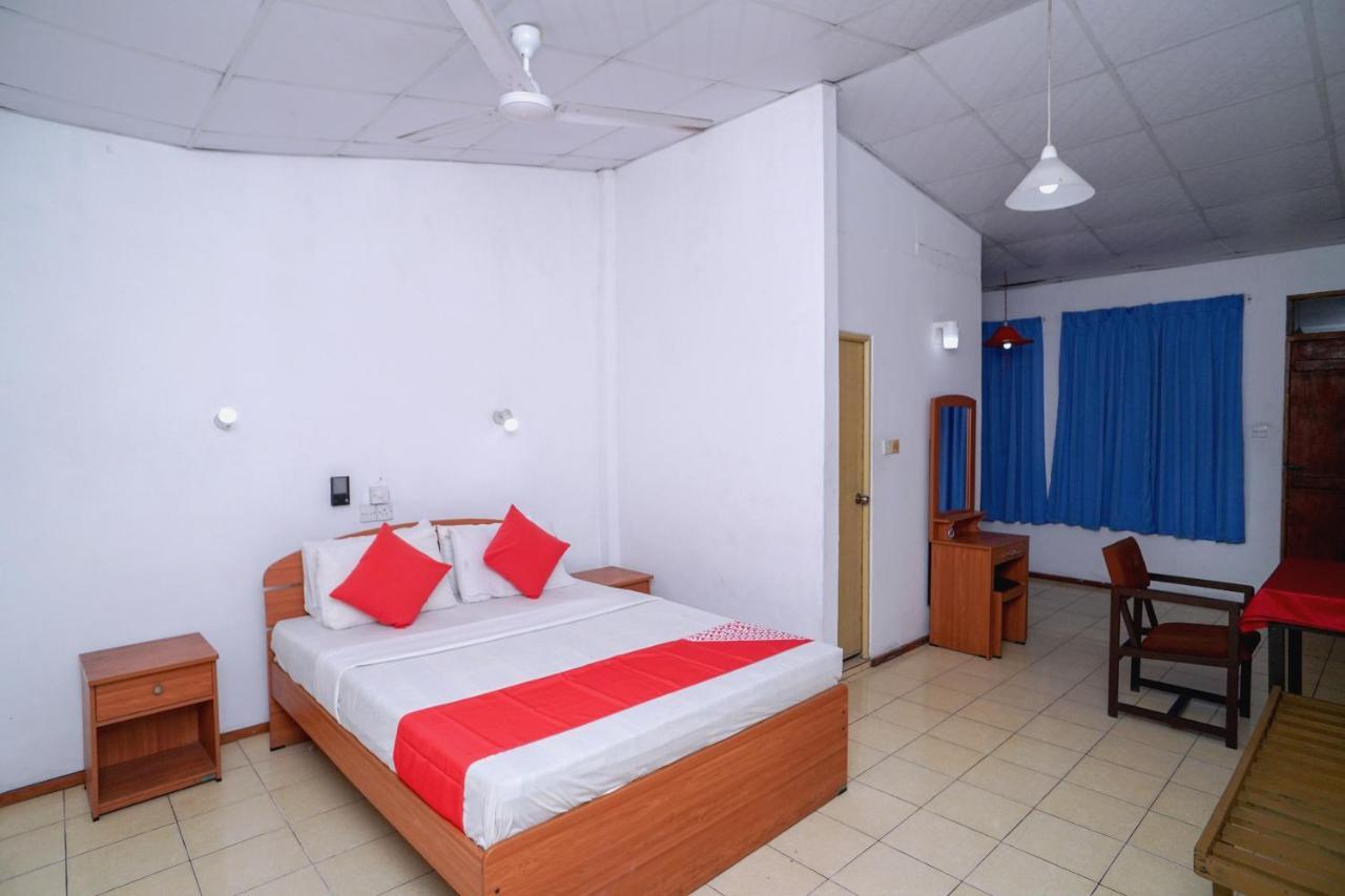 Oyo 384 Dilena Beach Resort Unawatuna Ruang foto